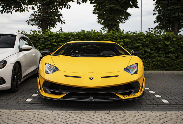 Lamborghini Aventador LP770-4 SVJ