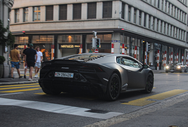 Lamborghini Huracán LP640-4 EVO