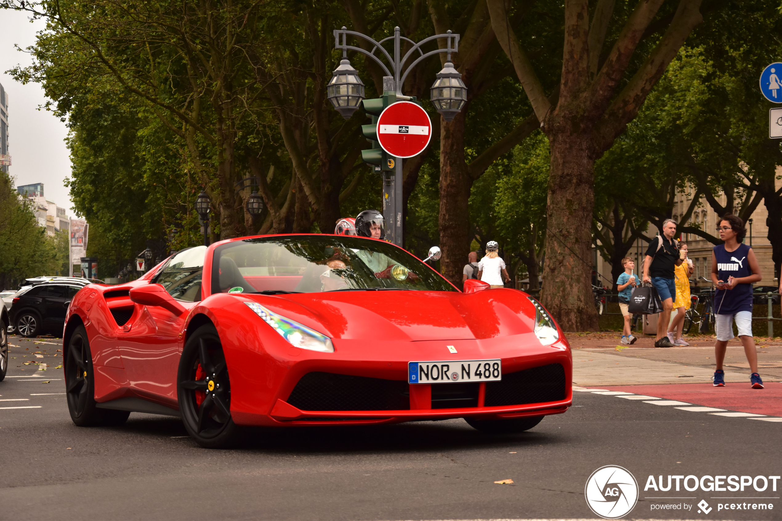 Ferrari 488 Spider