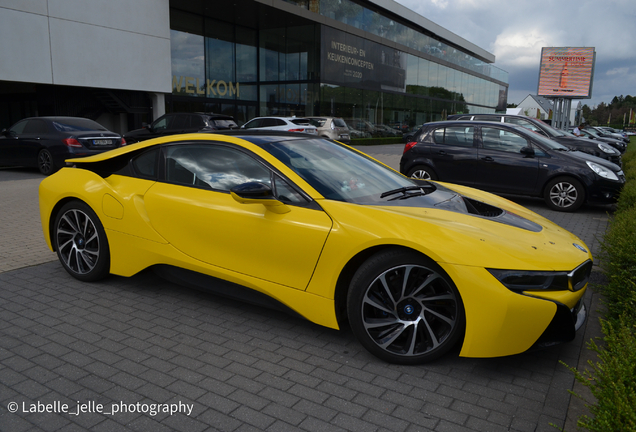 BMW i8