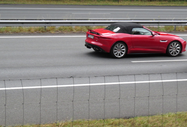 Jaguar F-TYPE R Convertible