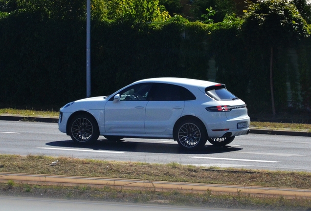 Porsche 95B Macan GTS MkII