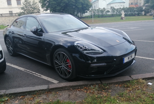 Porsche 971 Panamera Turbo