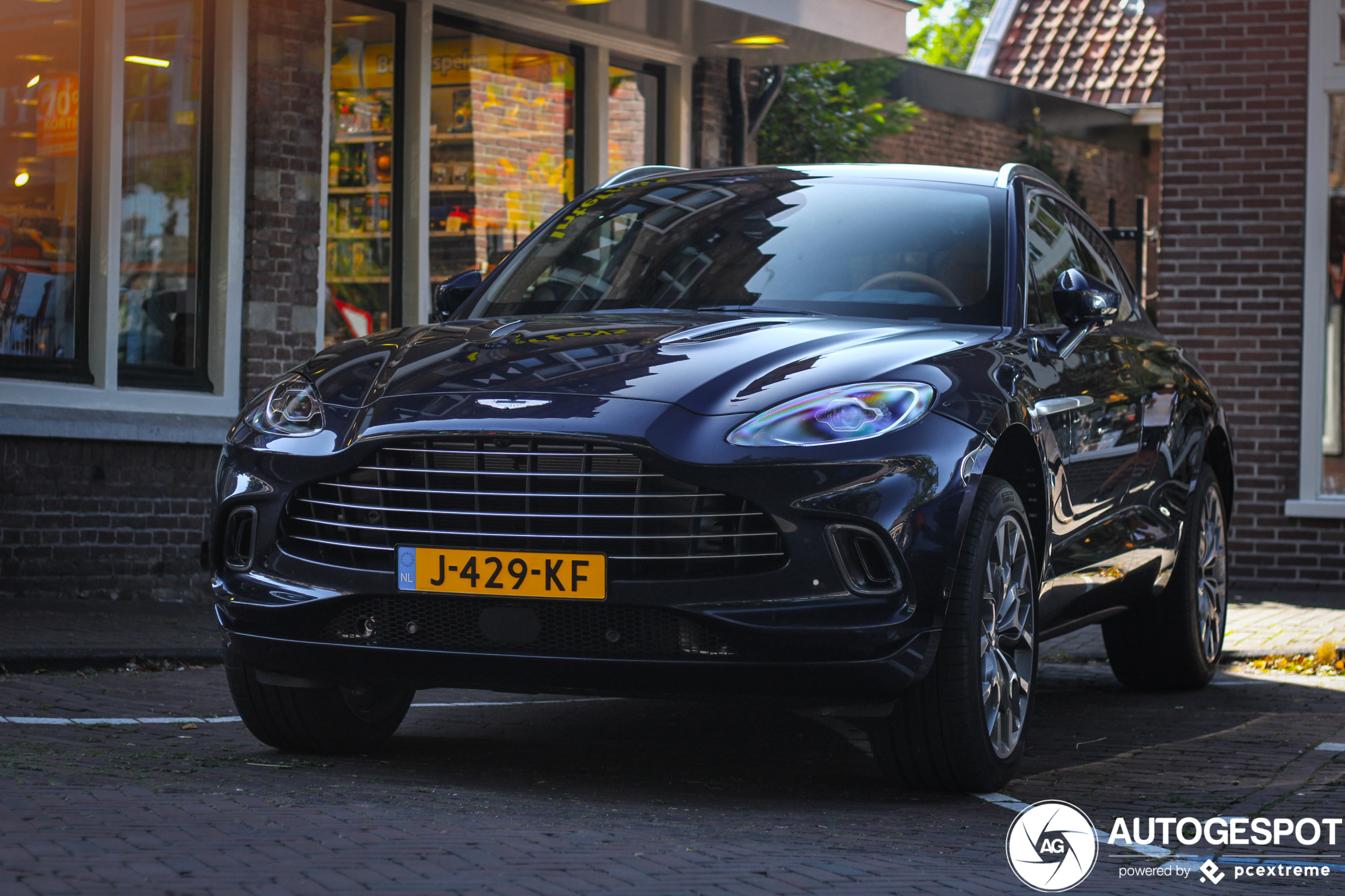 Aston Martin DBX