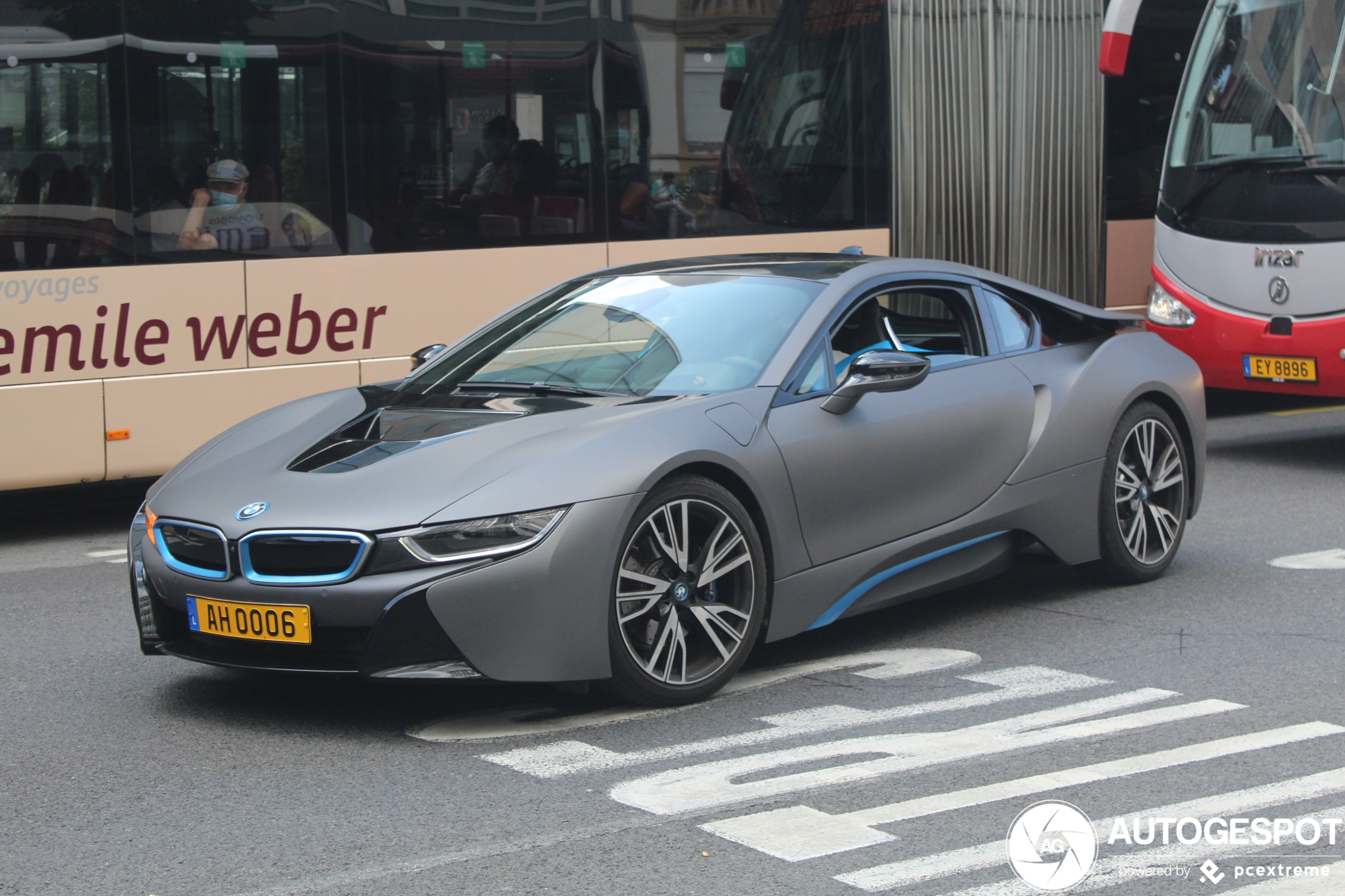 BMW i8