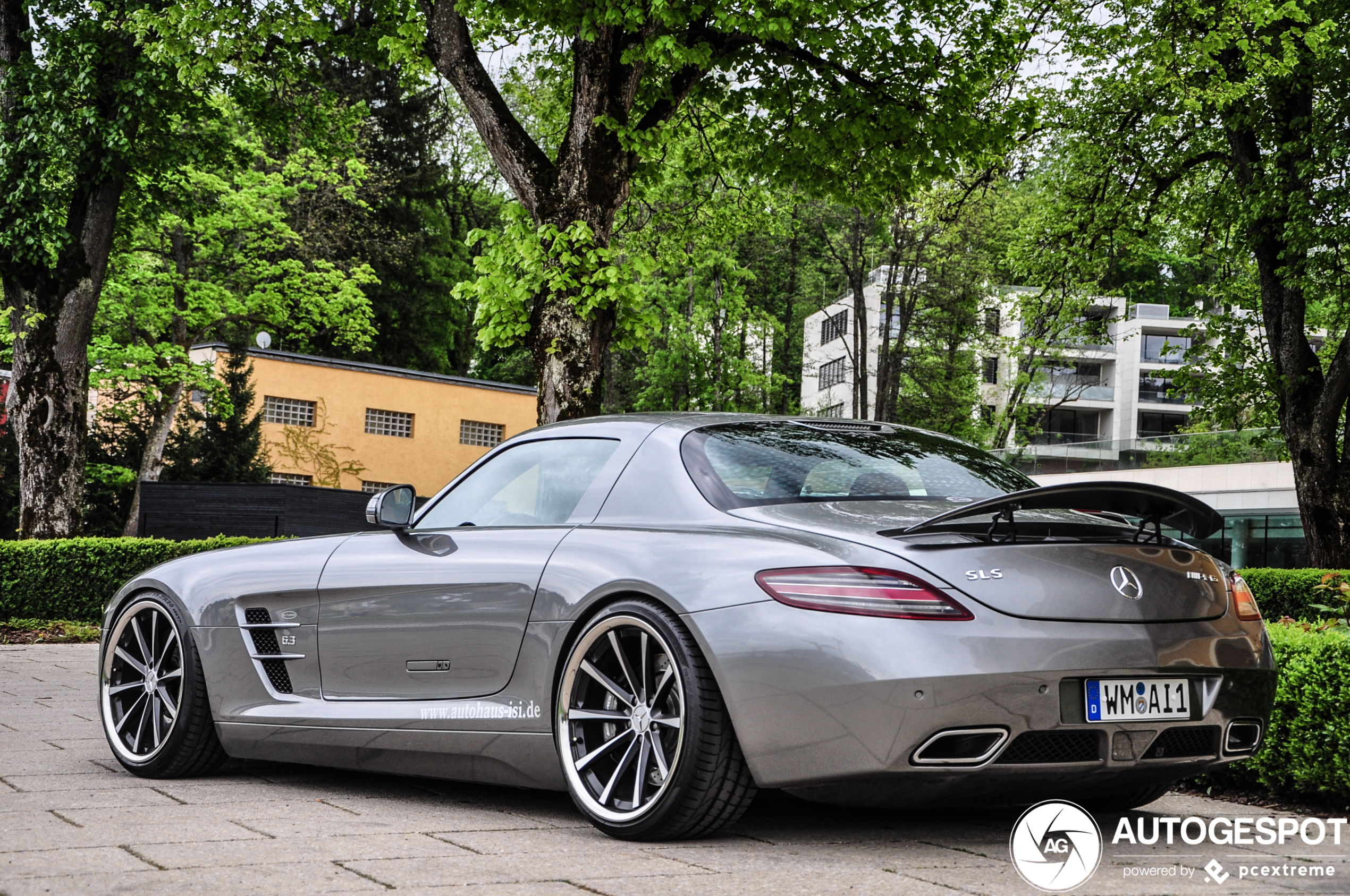 Mercedes-Benz SLS AMG