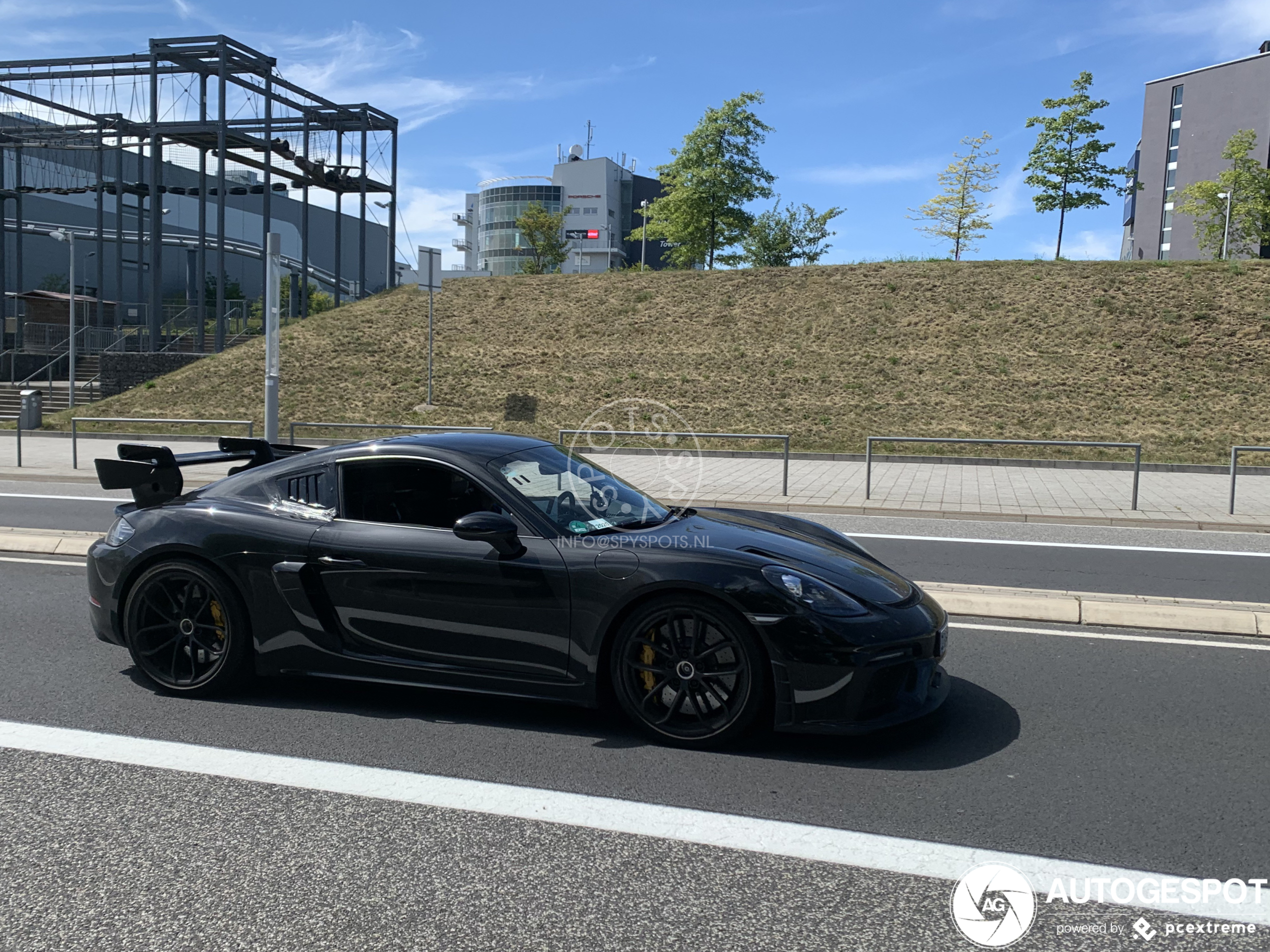 Porsche 718 Cayman GT4 RS