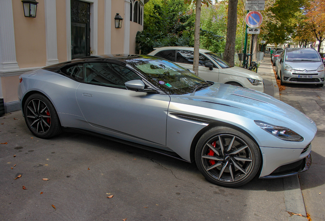 Aston Martin DB11