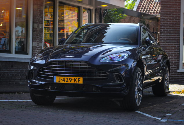 Aston Martin DBX