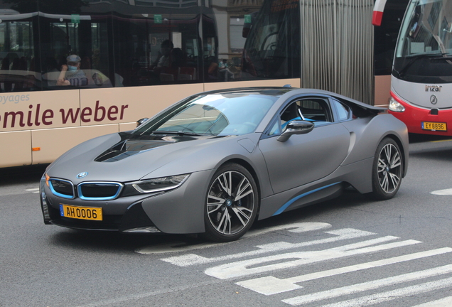 BMW i8