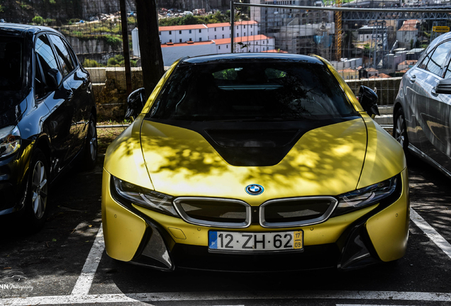 BMW i8 Protonic Frozen Yellow Edition