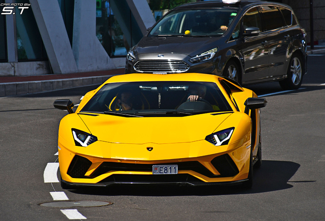 Lamborghini Aventador S LP740-4