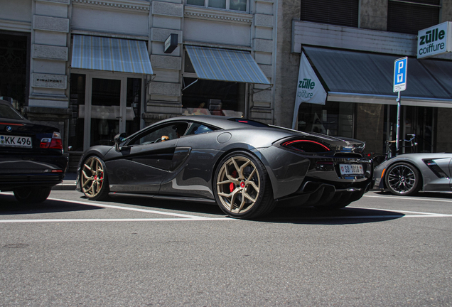 McLaren 570S