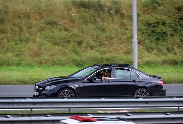 Mercedes-AMG E 63 S W213