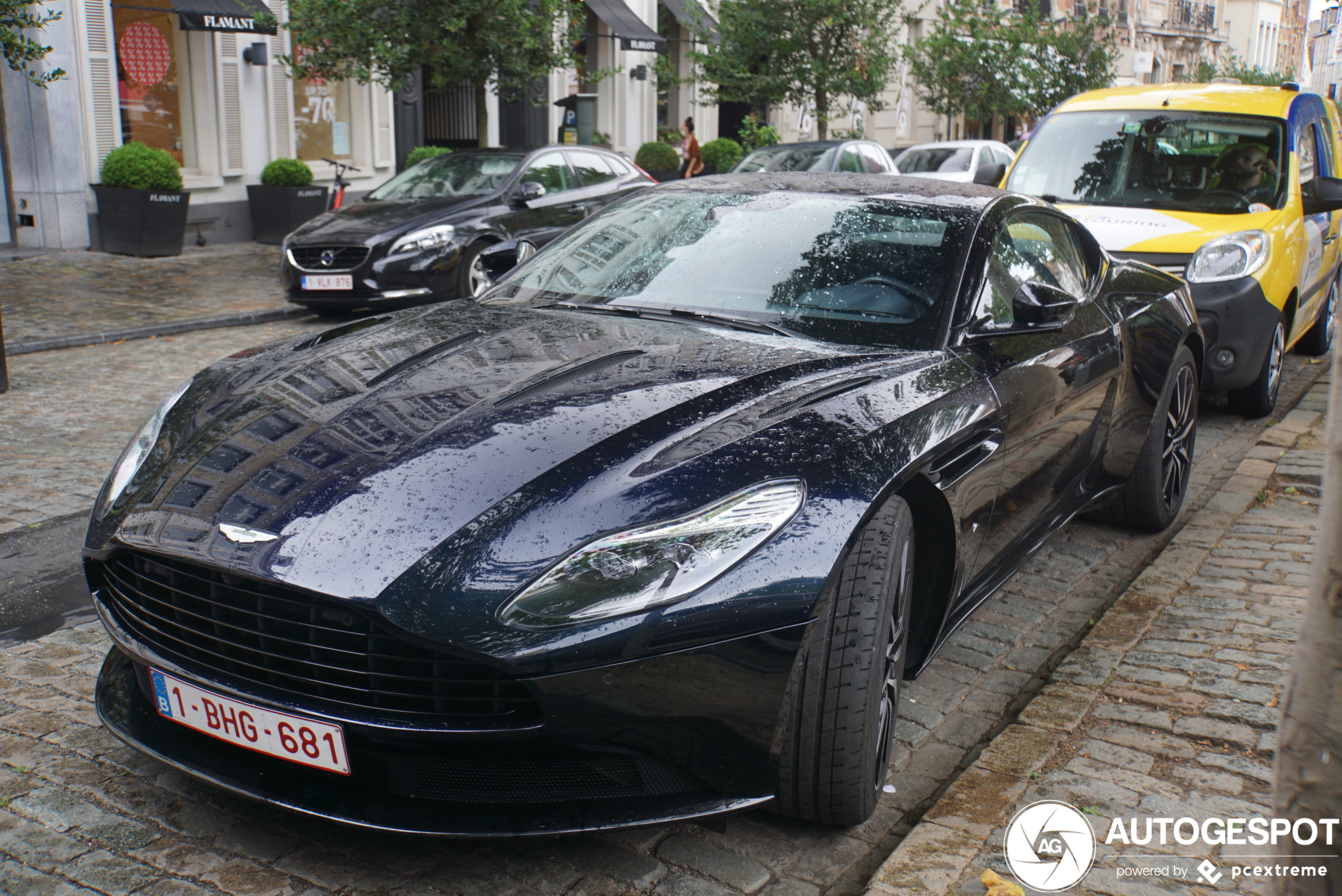 Aston Martin DB11