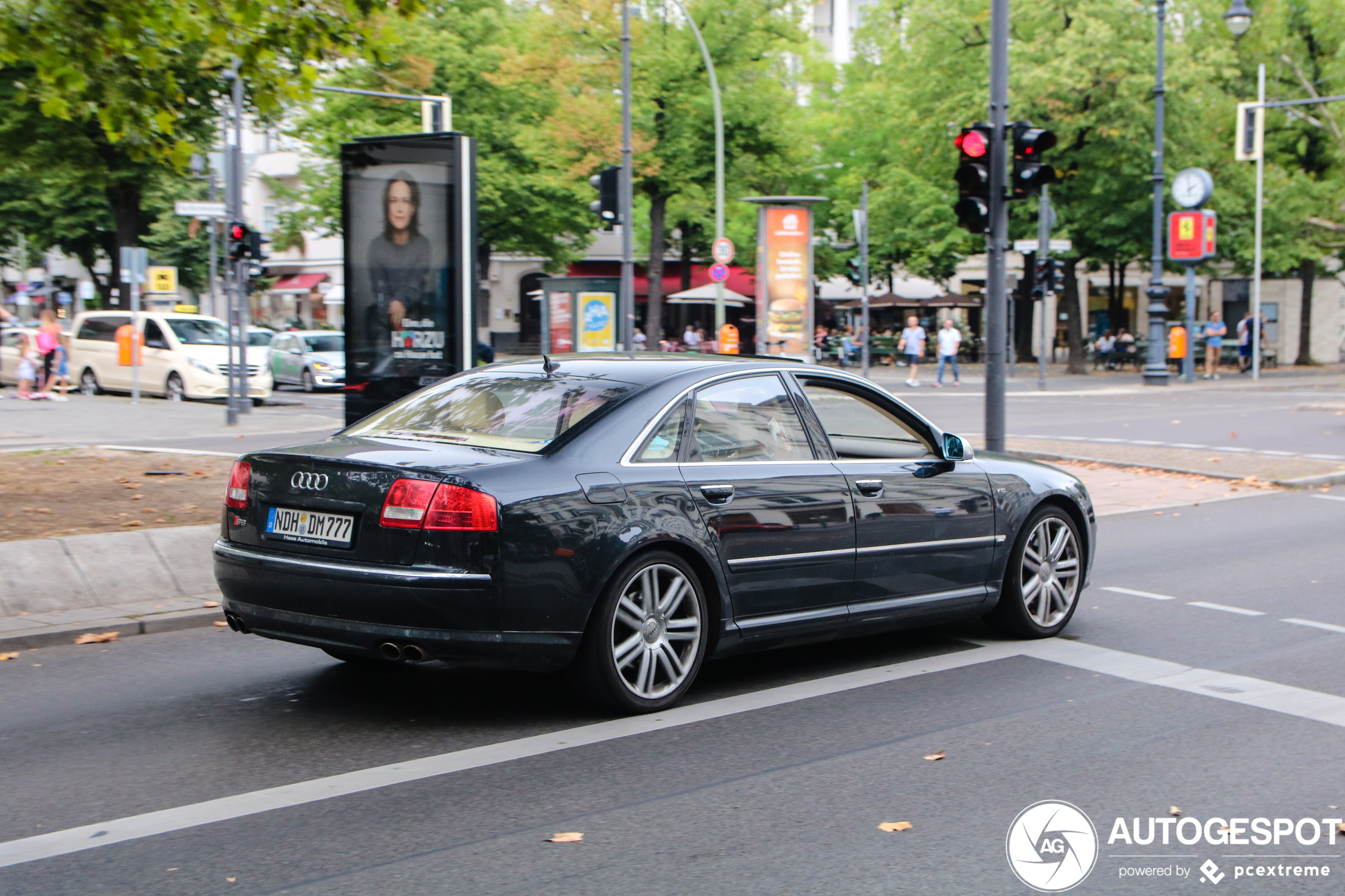 Audi S8 D3