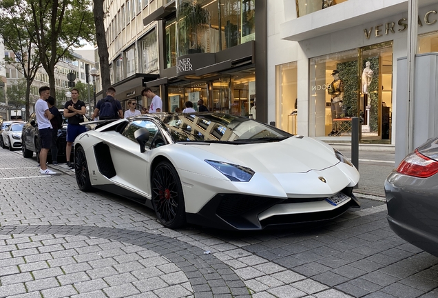 Lamborghini Aventador LP750-4 SuperVeloce Roadster