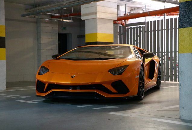 Lamborghini Aventador S LP740-4