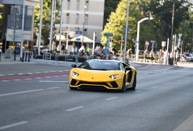 Lamborghini Aventador S LP740-4 Roadster