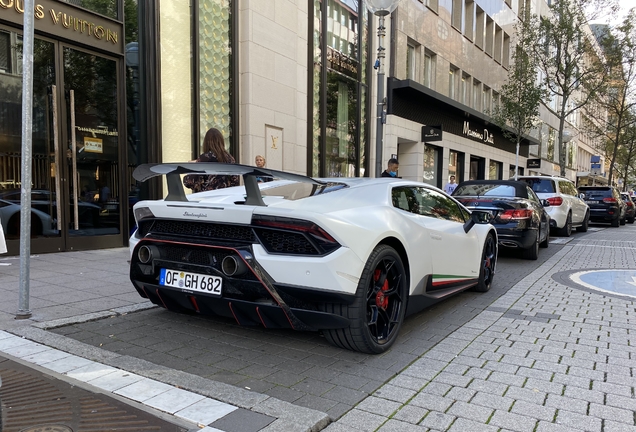 Lamborghini Huracán LP640-4 Performante