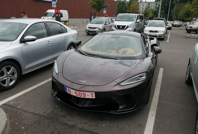 McLaren GT