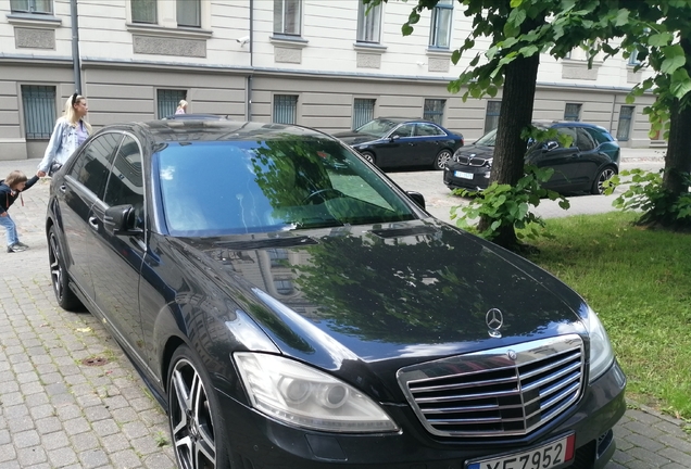 Mercedes-Benz S 63 AMG W221 2011