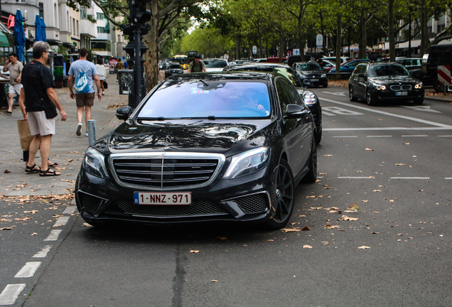 Mercedes-Benz S 65 AMG V222