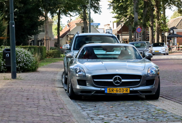 Mercedes-Benz SLS AMG