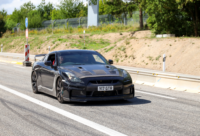 Nissan GT-R