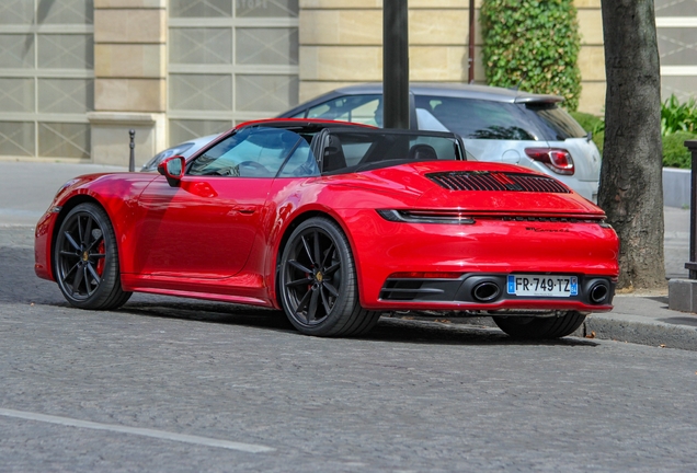 Porsche 992 Carrera 4S Cabriolet