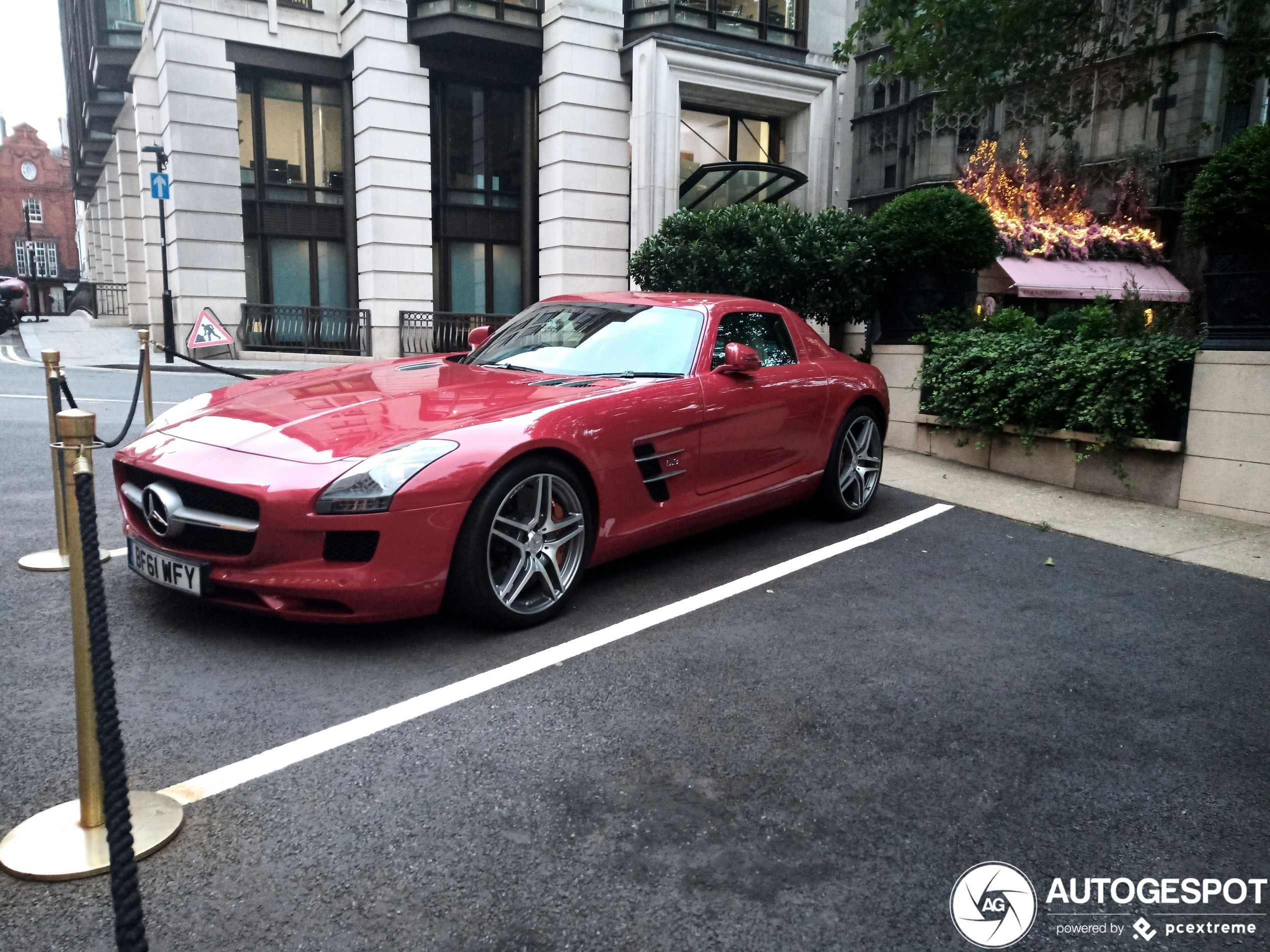 Mercedes-Benz SLS AMG