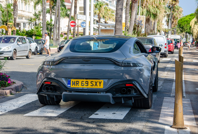 Aston Martin V8 Vantage 2018