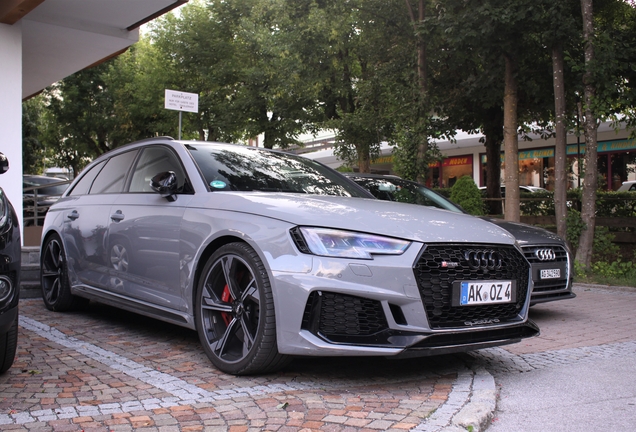 Audi RS4 Avant B9