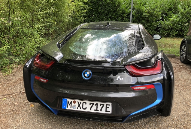 BMW i8