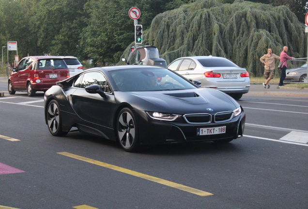 BMW i8