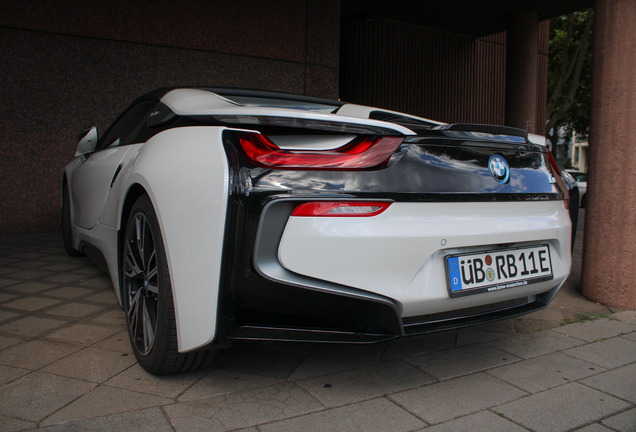 BMW i8 Roadster