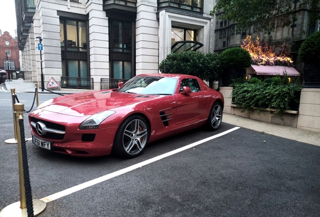 Mercedes-Benz SLS AMG