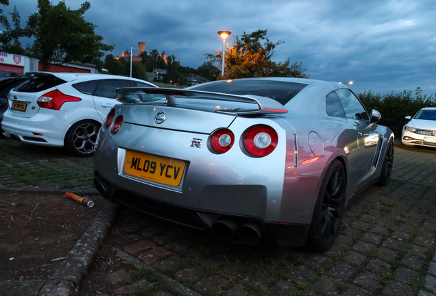 Nissan GT-R