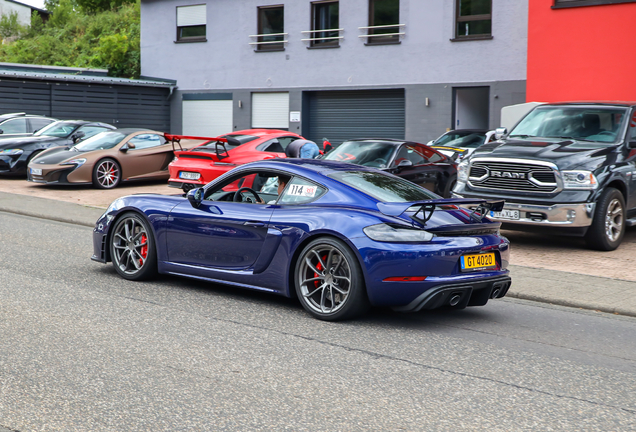 Porsche 718 Cayman GT4