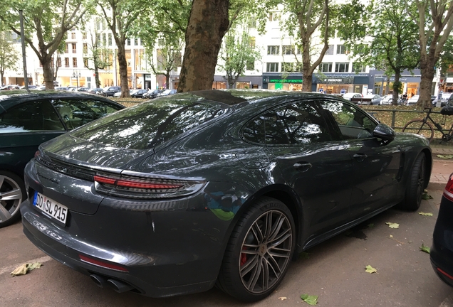 Porsche 971 Panamera Turbo