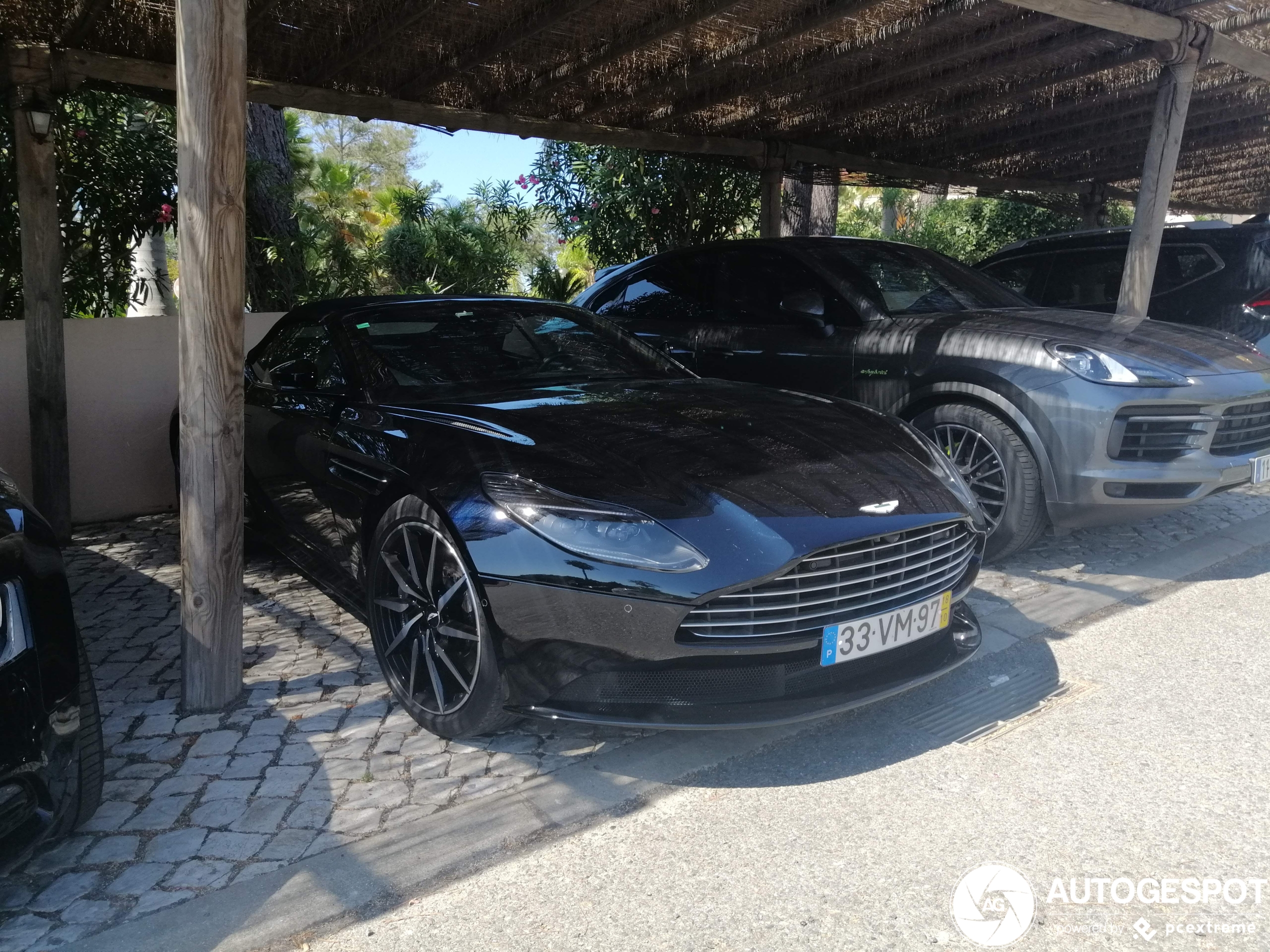 Aston Martin DB11 V8 Volante