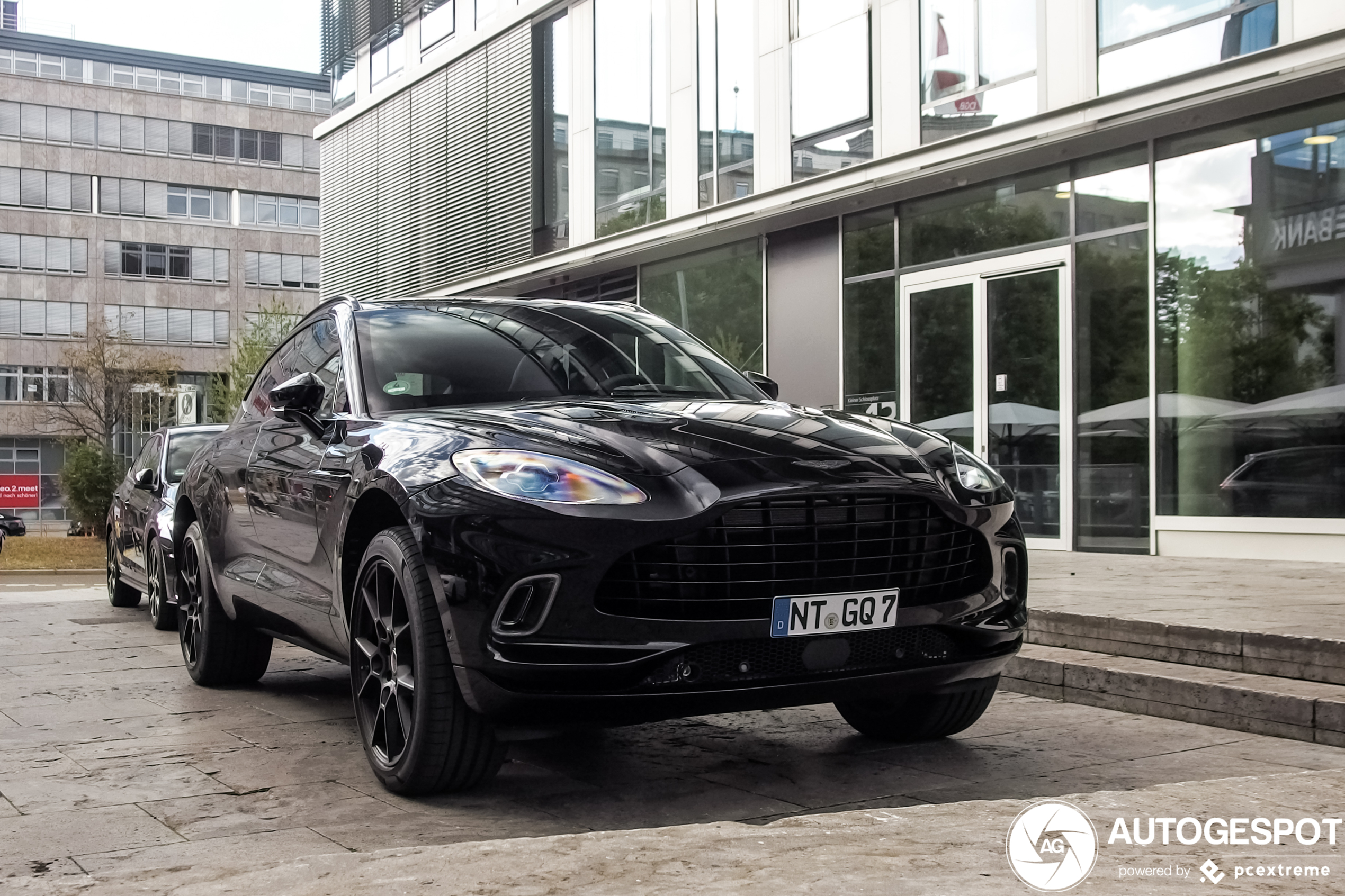 Aston Martin DBX