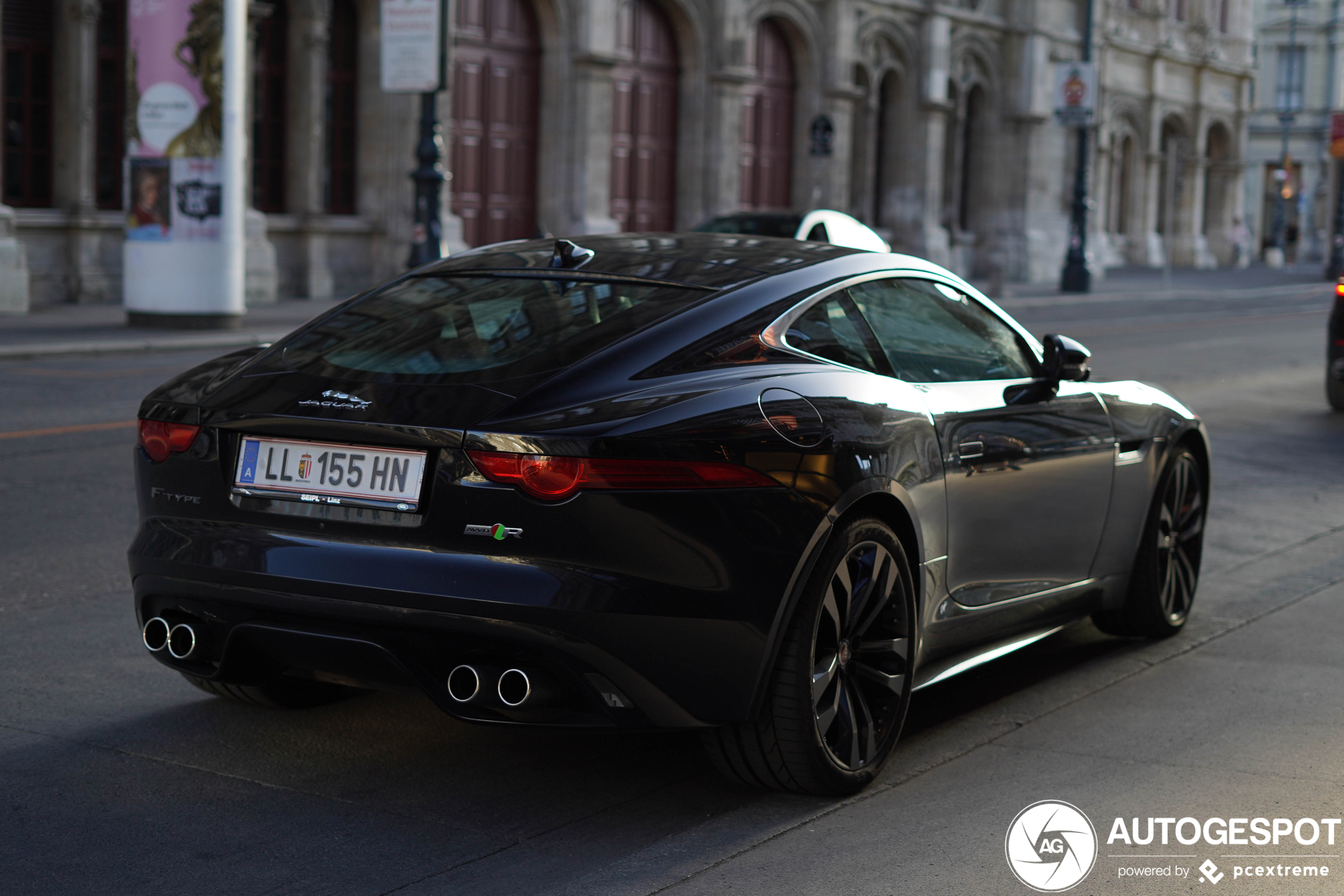 Jaguar F-TYPE R AWD Coupé