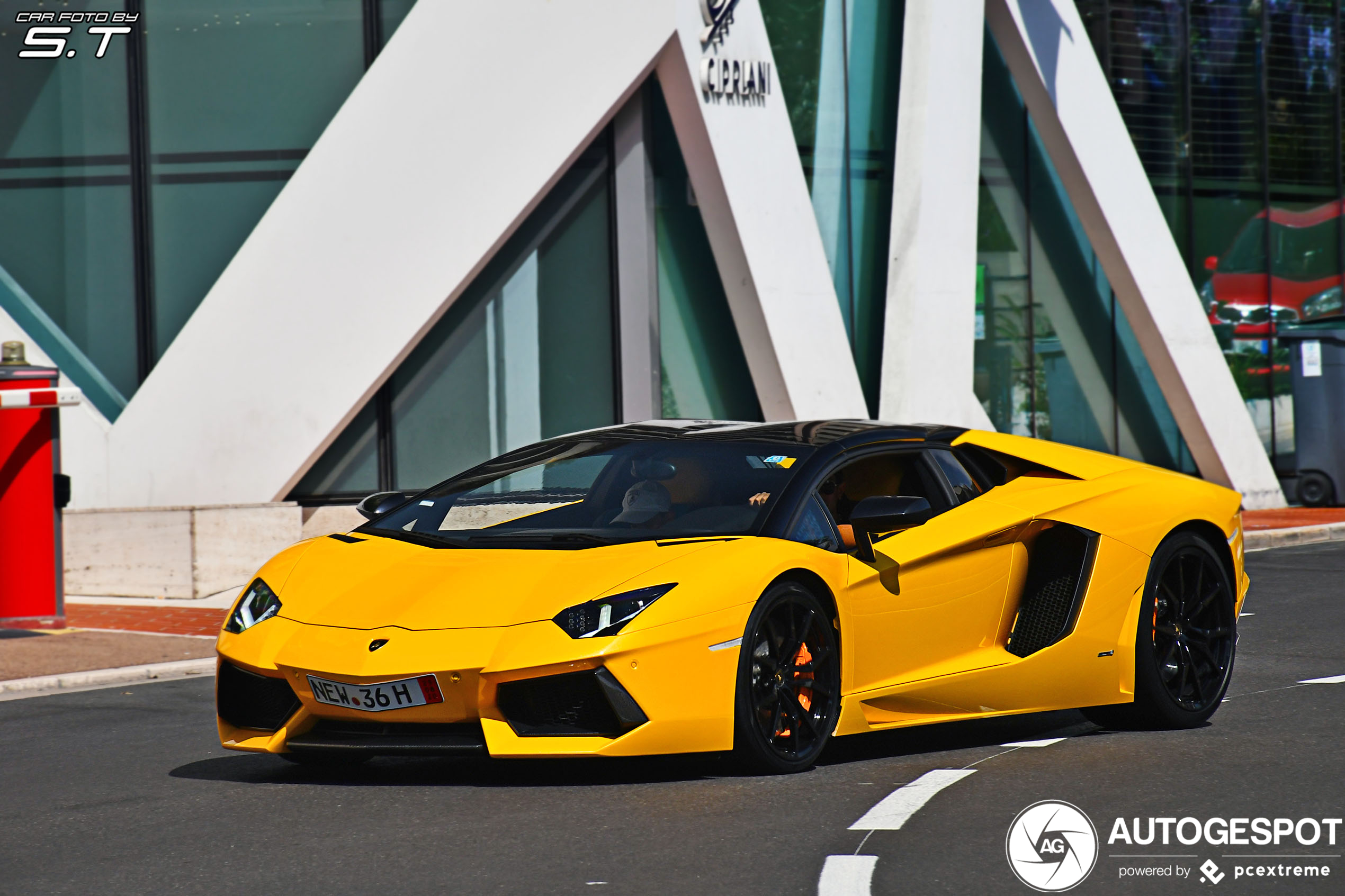 Lamborghini Aventador LP700-4 Roadster