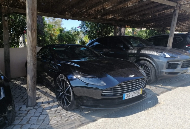 Aston Martin DB11 V8 Volante