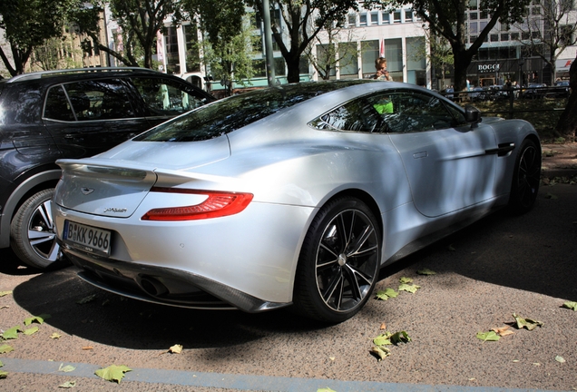 Aston Martin Vanquish 2013