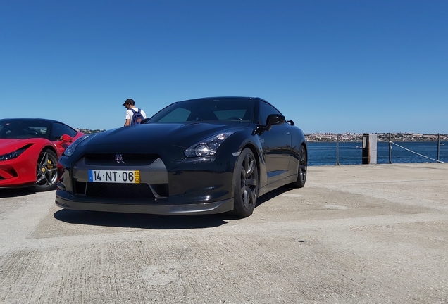 Nissan GT-R