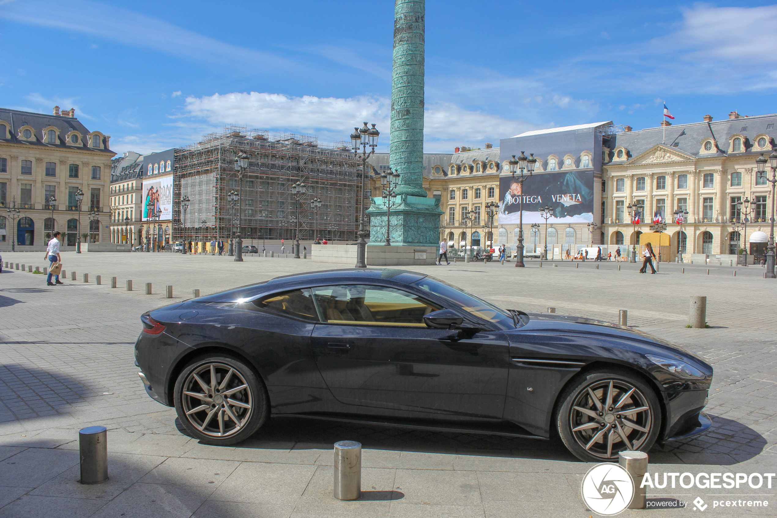 Aston Martin DB11