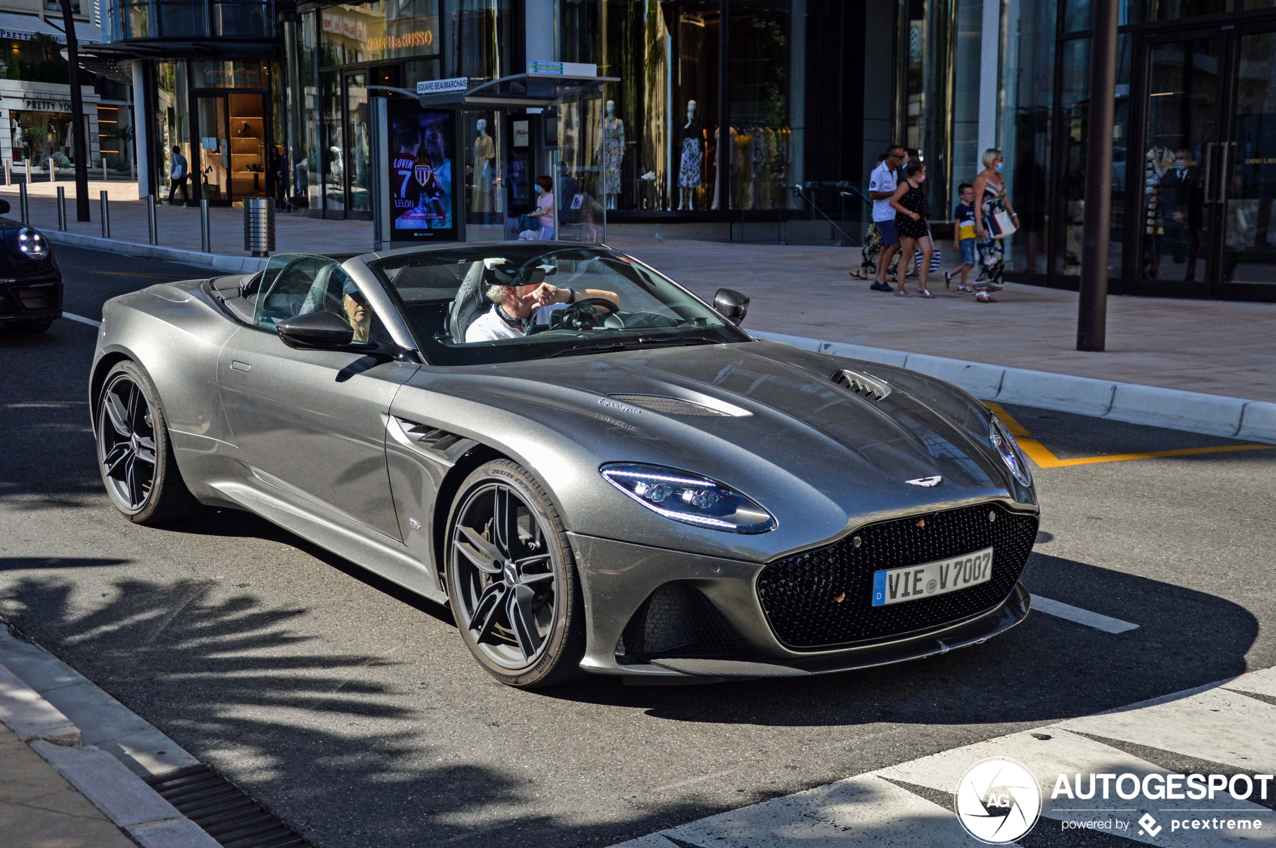 Aston Martin DBS Superleggera Volante