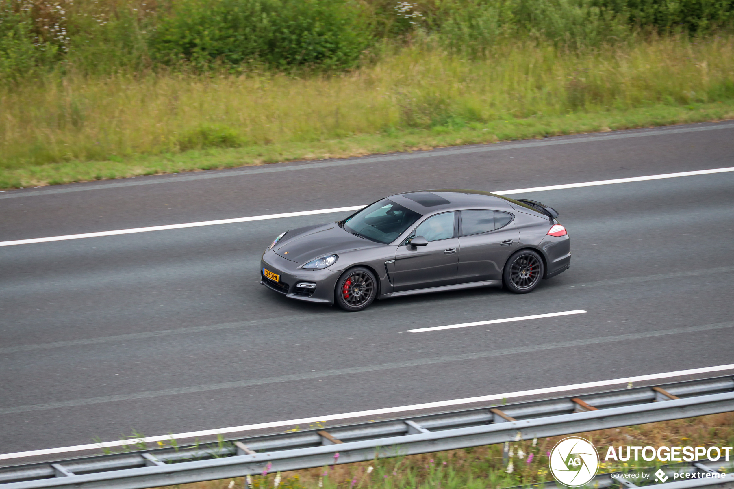 Porsche 970 Panamera GTS MkI